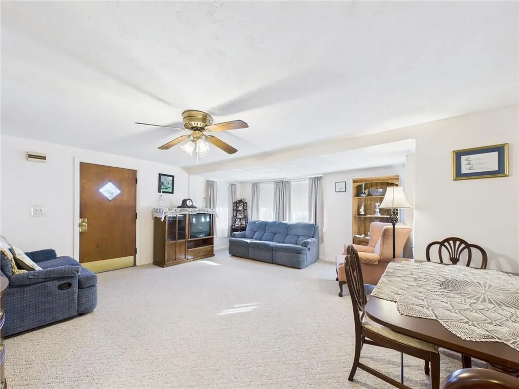 985 Cedar Swamp Road Warwick RI 02886