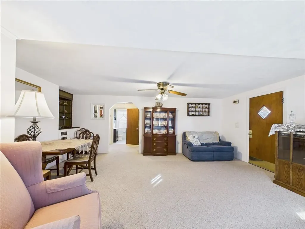 985 Cedar Swamp Road Warwick RI 02886