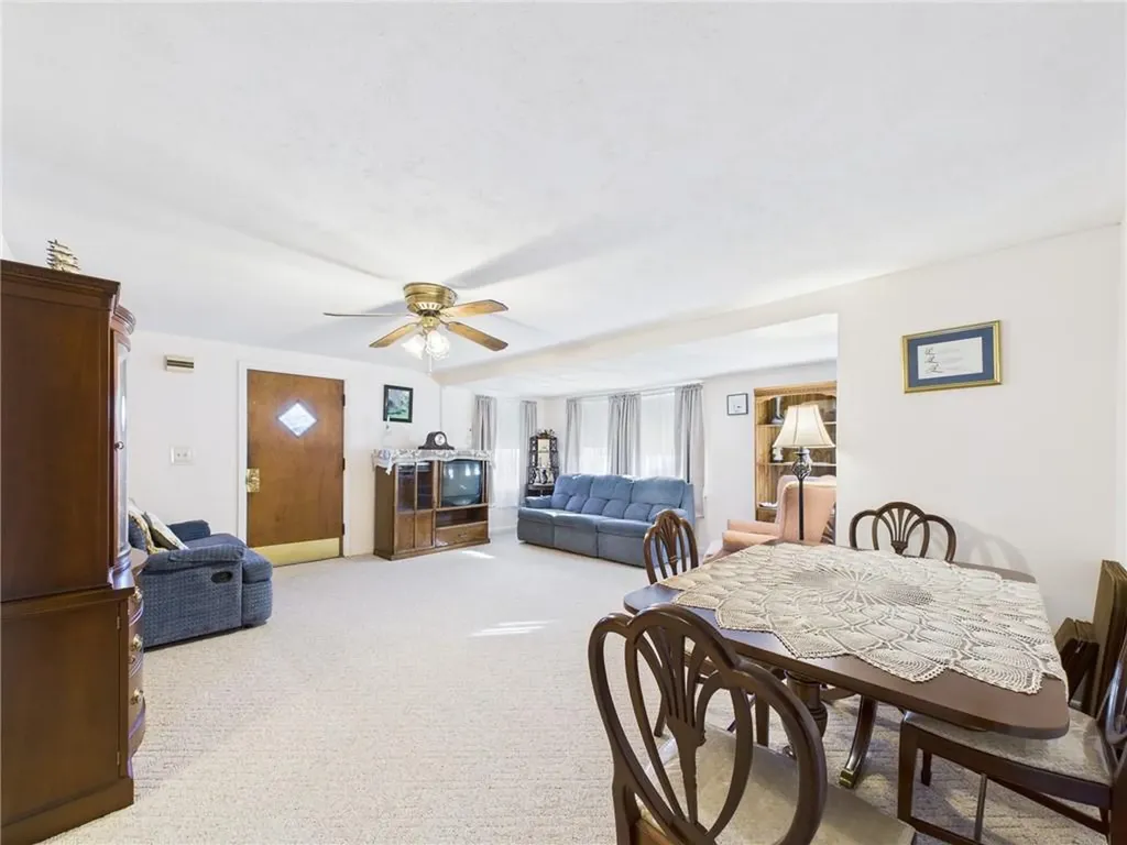 985 Cedar Swamp Road Warwick RI 02886