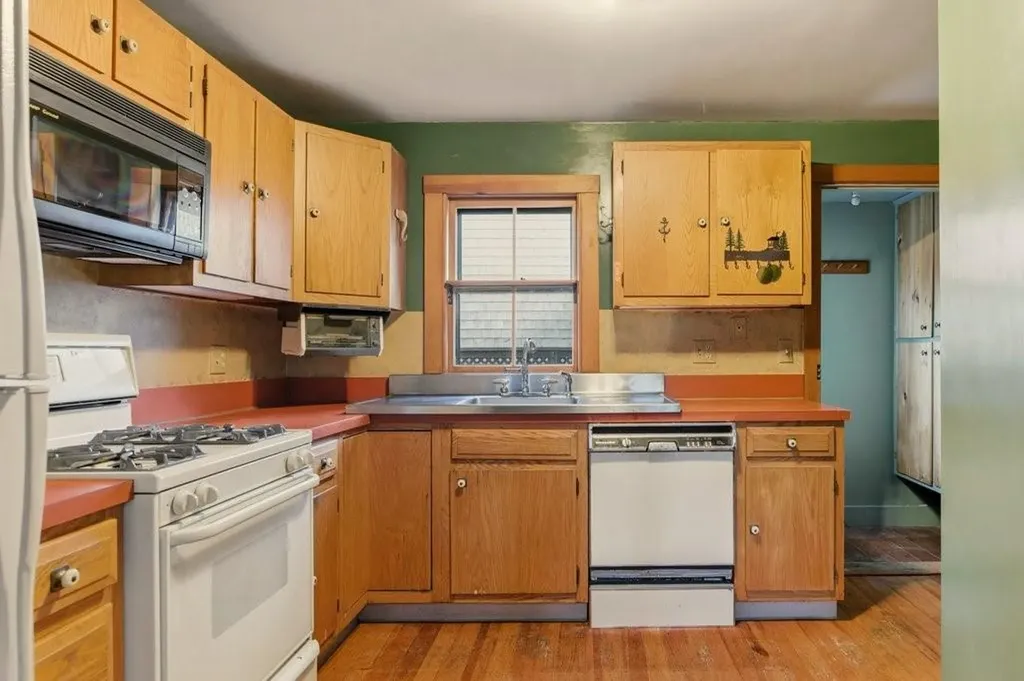 6 Sunshine Court Newport RI 02840