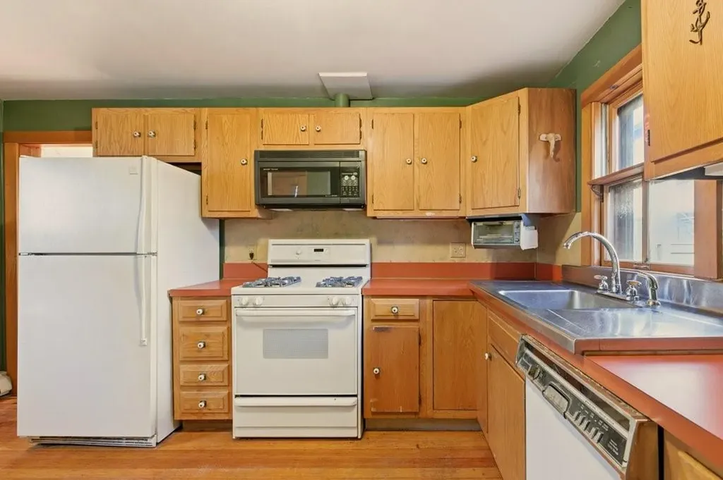 6 Sunshine Court Newport RI 02840