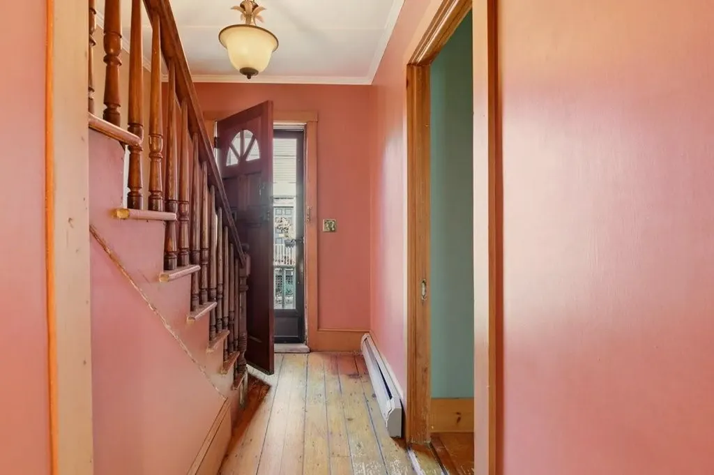 6 Sunshine Court Newport RI 02840