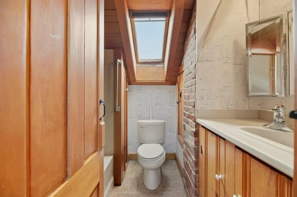6 Sunshine Court Newport RI 02840