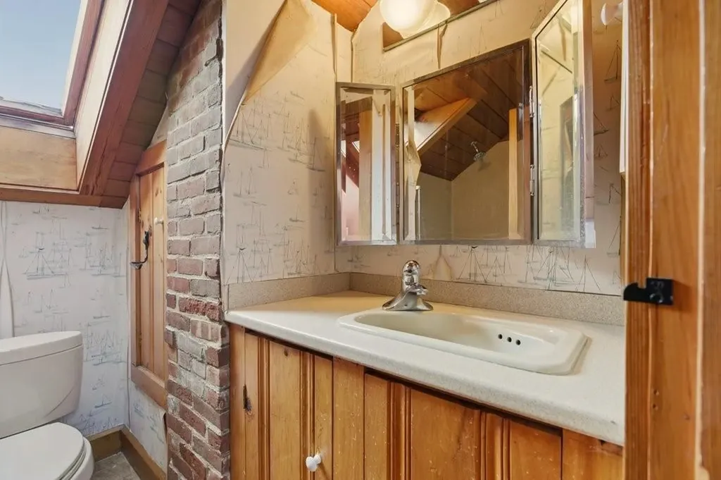 6 Sunshine Court Newport RI 02840