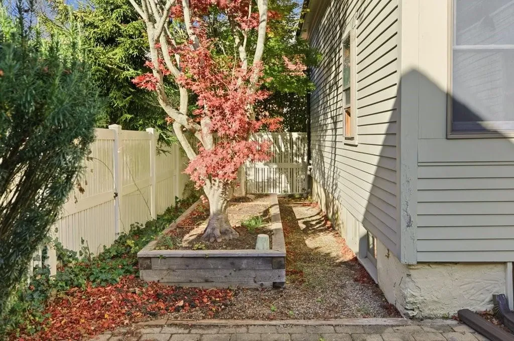 6 Sunshine Court Newport RI 02840