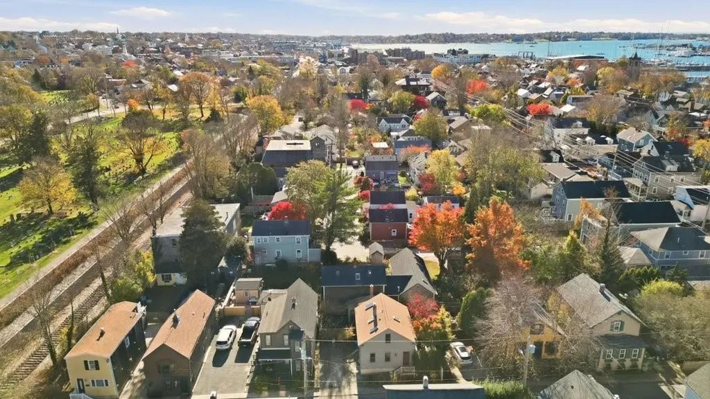 6 Sunshine Court Newport RI 02840