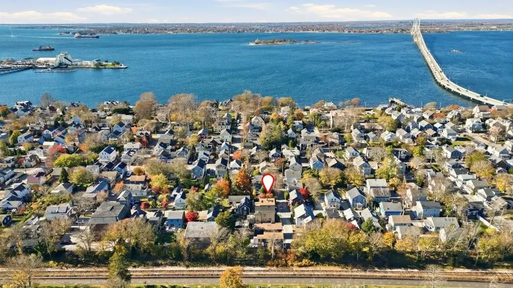 6 Sunshine Court Newport RI 02840