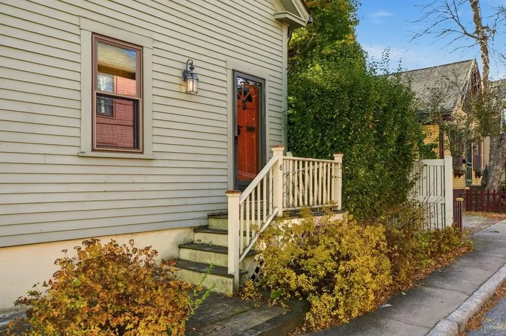 6 Sunshine Court Newport RI 02840