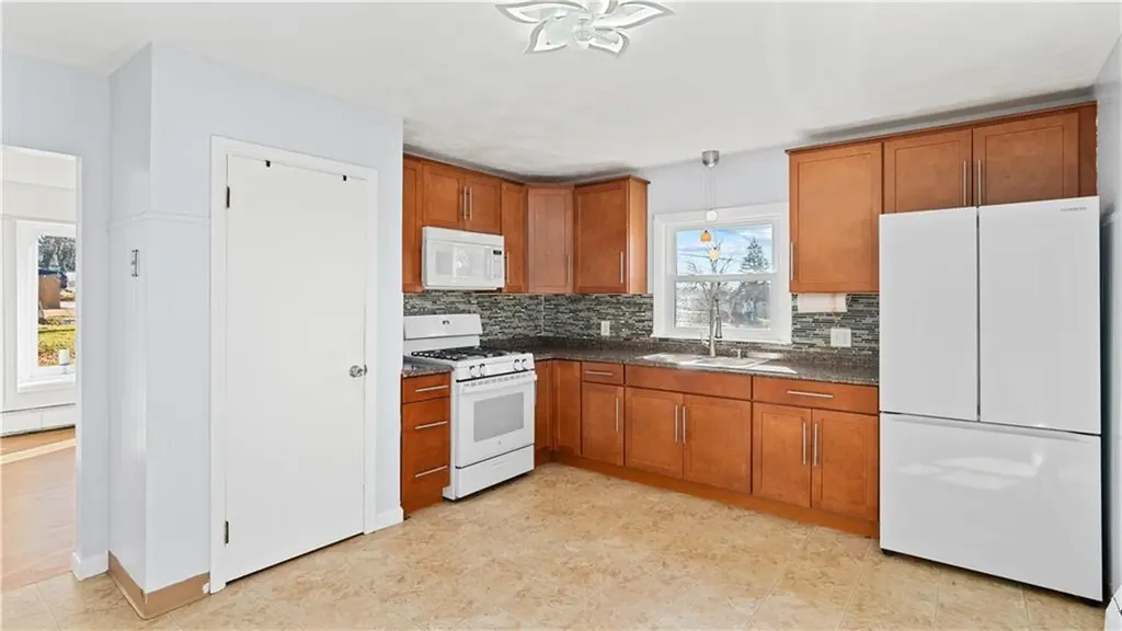 318 Princess Avenue Cranston RI 02920