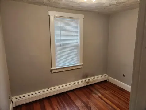 17 Rock Street Bristol RI 02809