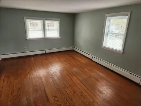 17 Rock Street Bristol RI 02809