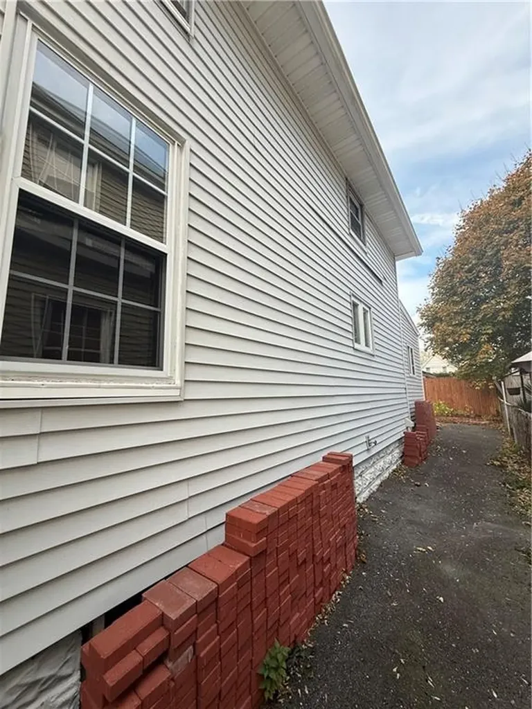 243 Bay View Avenue Cranston RI 02905