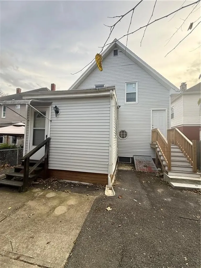 243 Bay View Avenue Cranston RI 02905