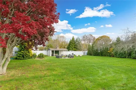 38 Collins Street Bristol RI 02809