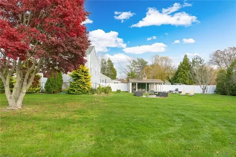 38 Collins Street Bristol RI 02809