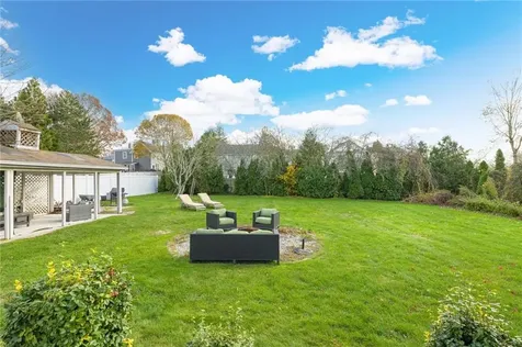 38 Collins Street Bristol RI 02809