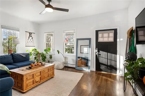 38 Collins Street Bristol RI 02809