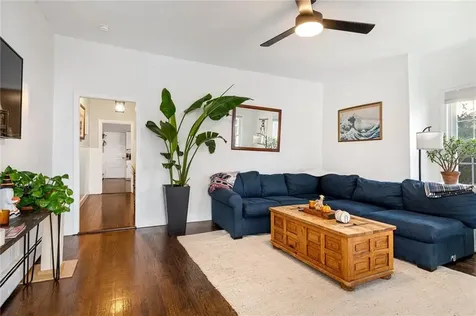 38 Collins Street Bristol RI 02809