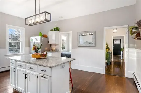 38 Collins Street Bristol RI 02809