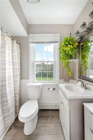 38 Collins Street Bristol RI 02809