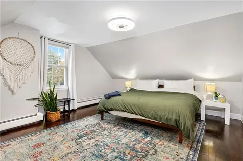 38 Collins Street Bristol RI 02809