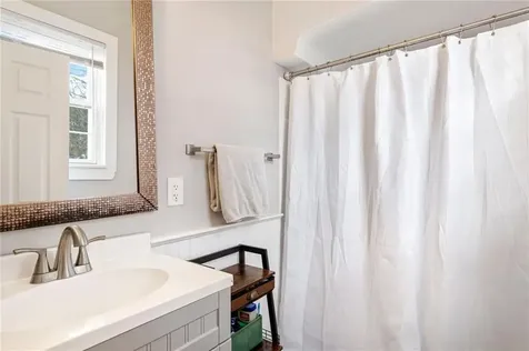 38 Collins Street Bristol RI 02809