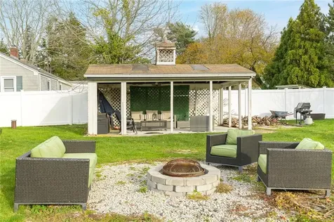 38 Collins Street Bristol RI 02809