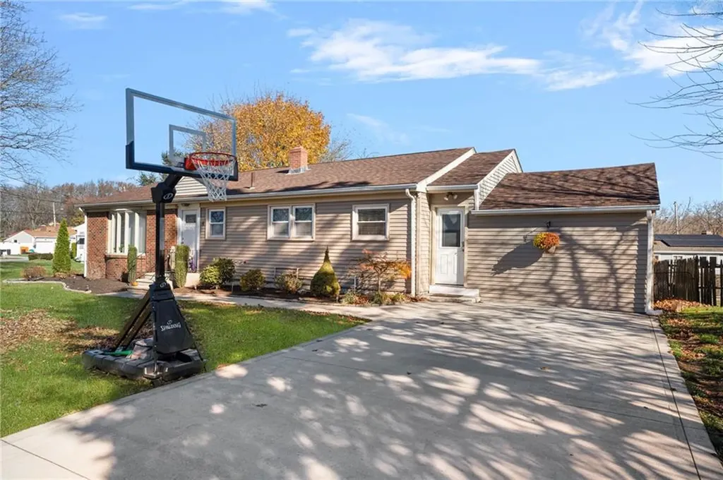 6 Eldorado Drive Johnston RI 02919