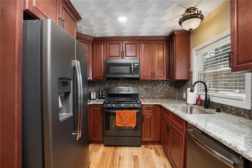 6 Eldorado Drive Johnston RI 02919