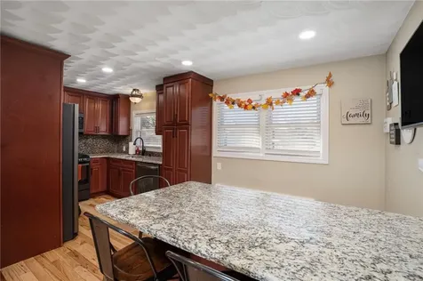 6 Eldorado Drive Johnston RI 02919