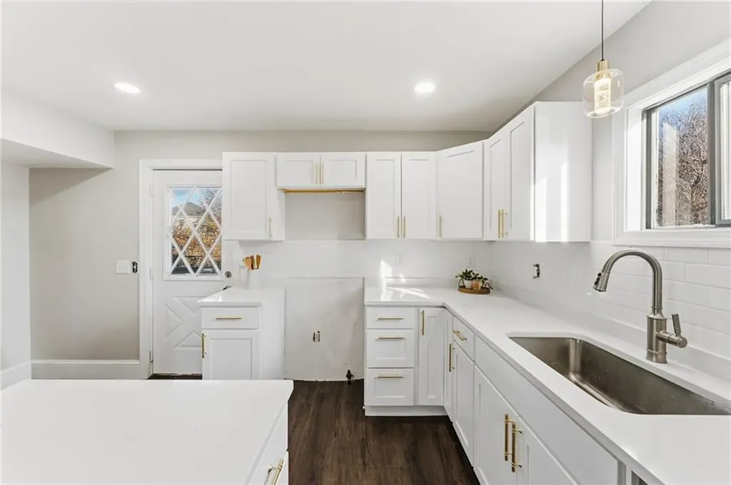 10 Woburn Street Cranston RI 02910