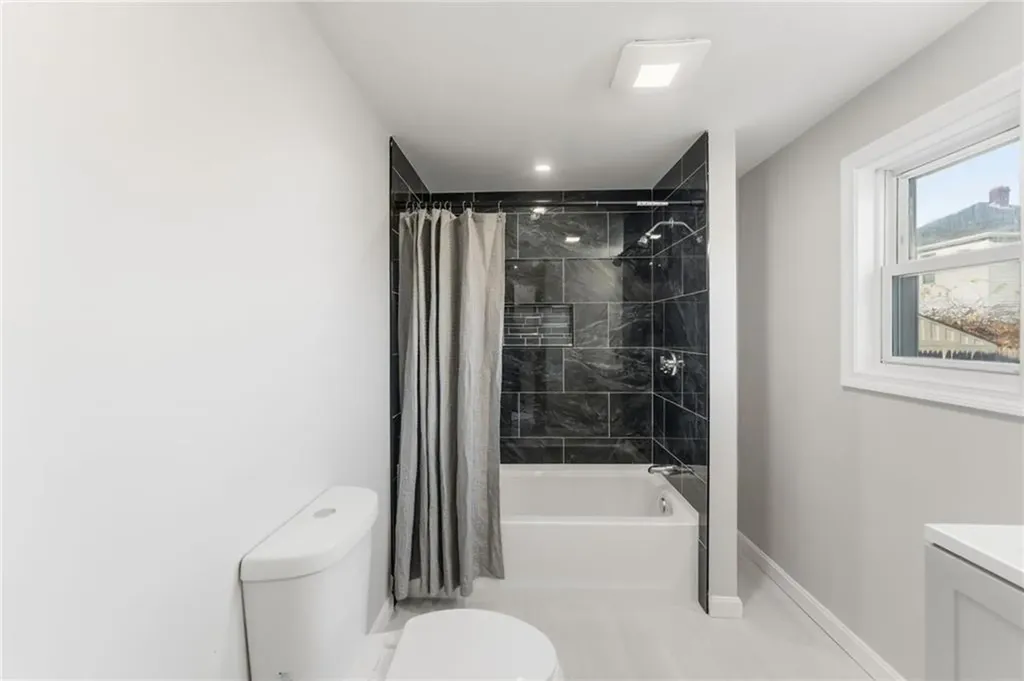 10 Woburn Street Cranston RI 02910