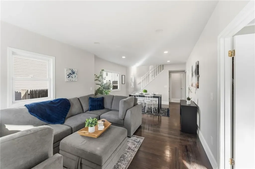 10 Woburn Street Cranston RI 02910