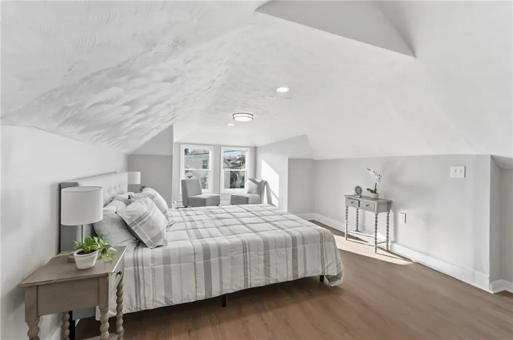 10 Woburn Street Cranston RI 02910