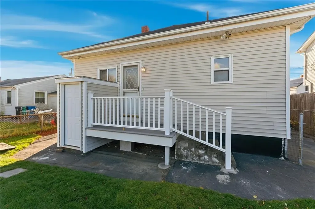 10 Woburn Street Cranston RI 02910