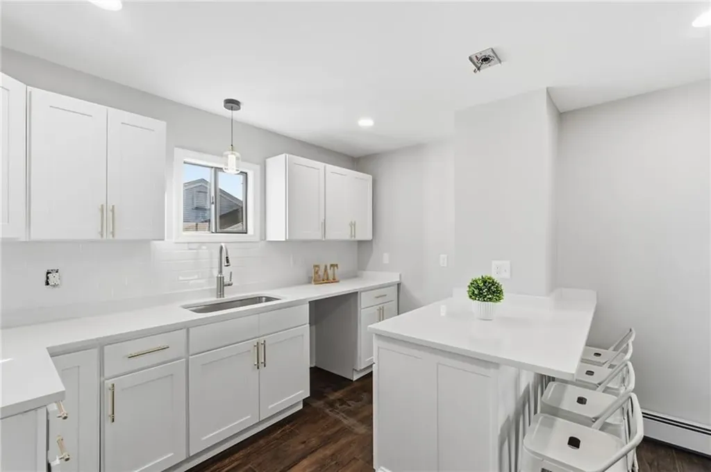 10 Woburn Street Cranston RI 02910