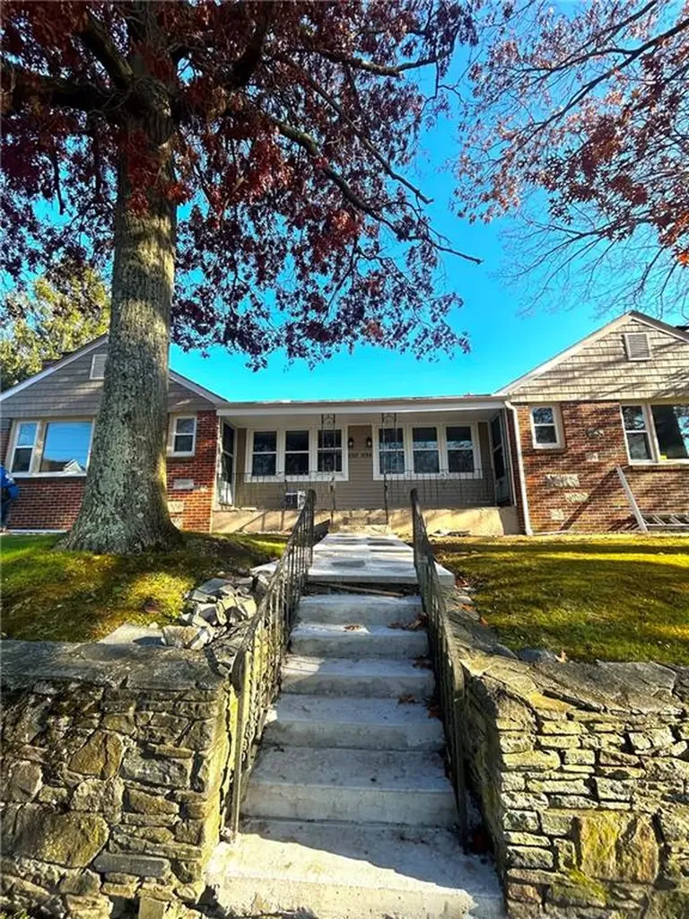 652 East Avenue Pawtucket RI 02860