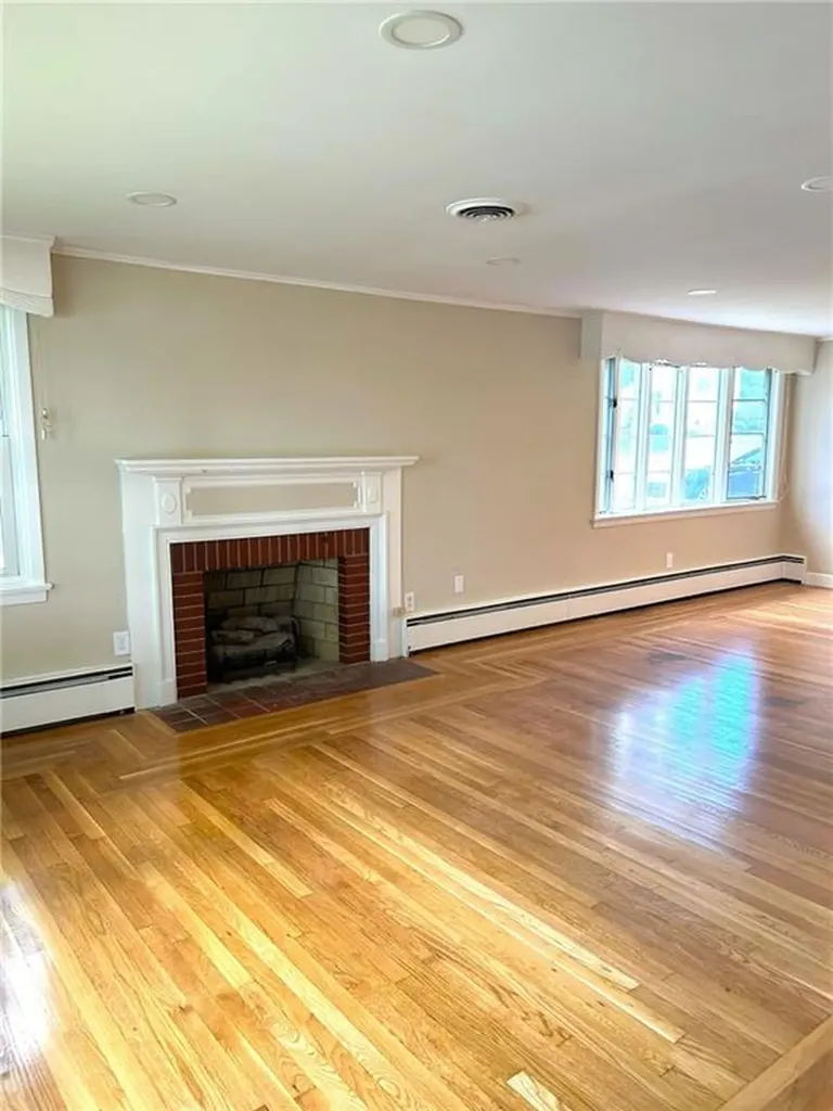 652 East Avenue Pawtucket RI 02860