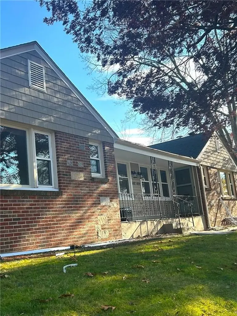 652 East Avenue Pawtucket RI 02860