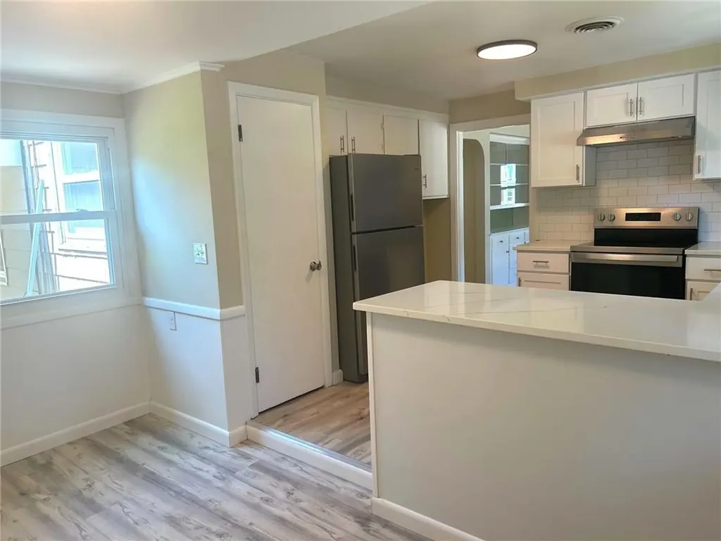 652 East Avenue Pawtucket RI 02860
