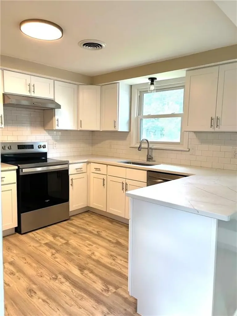652 East Avenue Pawtucket RI 02860