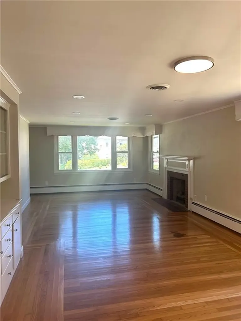 652 East Avenue Pawtucket RI 02860