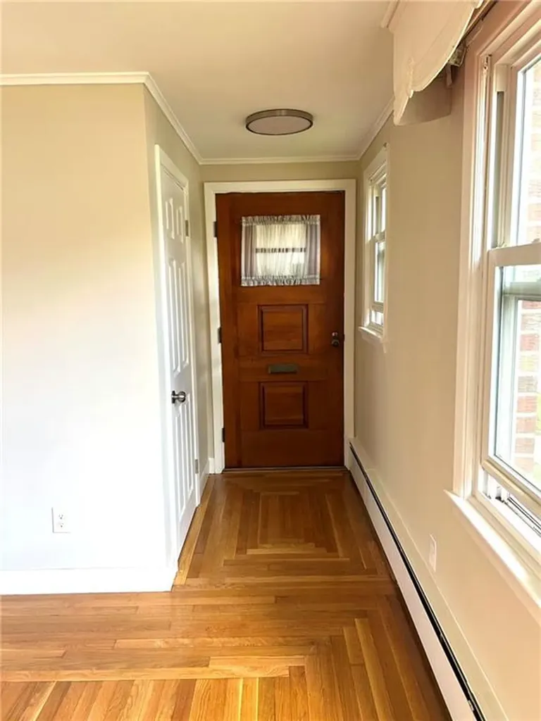 652 East Avenue Pawtucket RI 02860