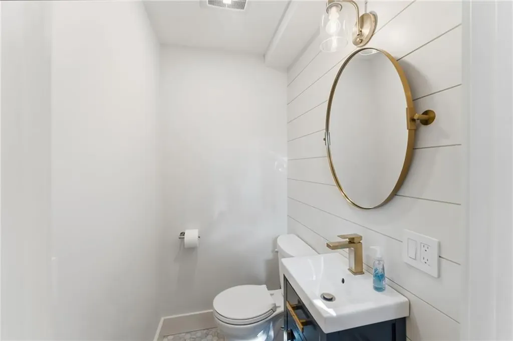 128 Rodman Street South Kingstown RI 02879