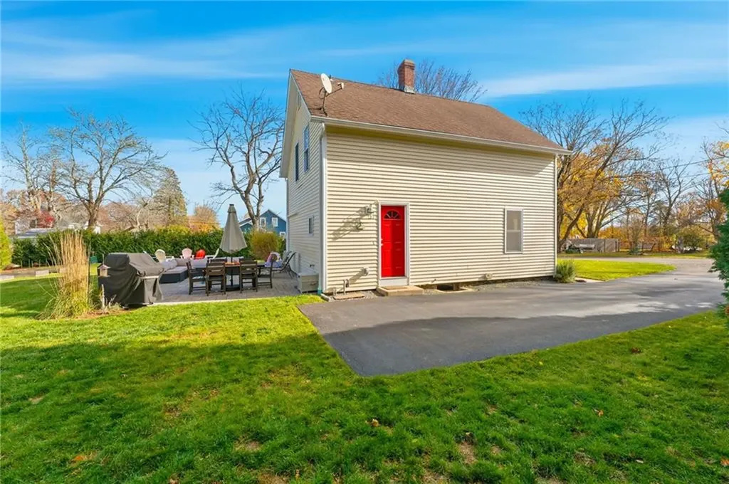 128 Rodman Street South Kingstown RI 02879