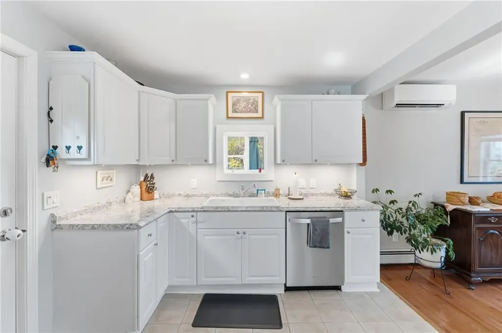 128 Rodman Street South Kingstown RI 02879