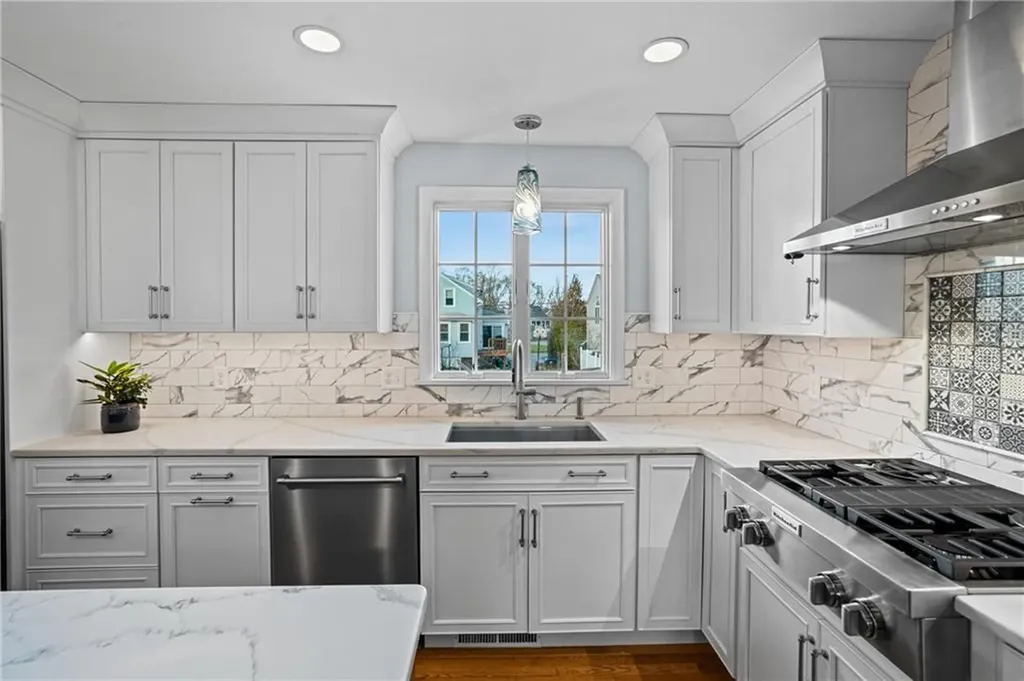 41 Wuddall Avenue Warwick RI 02889