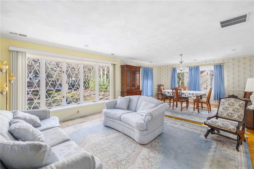 46 Woodsong Drive Scituate RI 02857