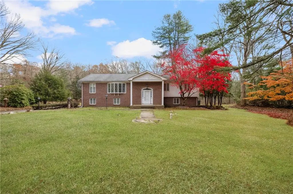 46 Woodsong Drive Scituate RI 02857