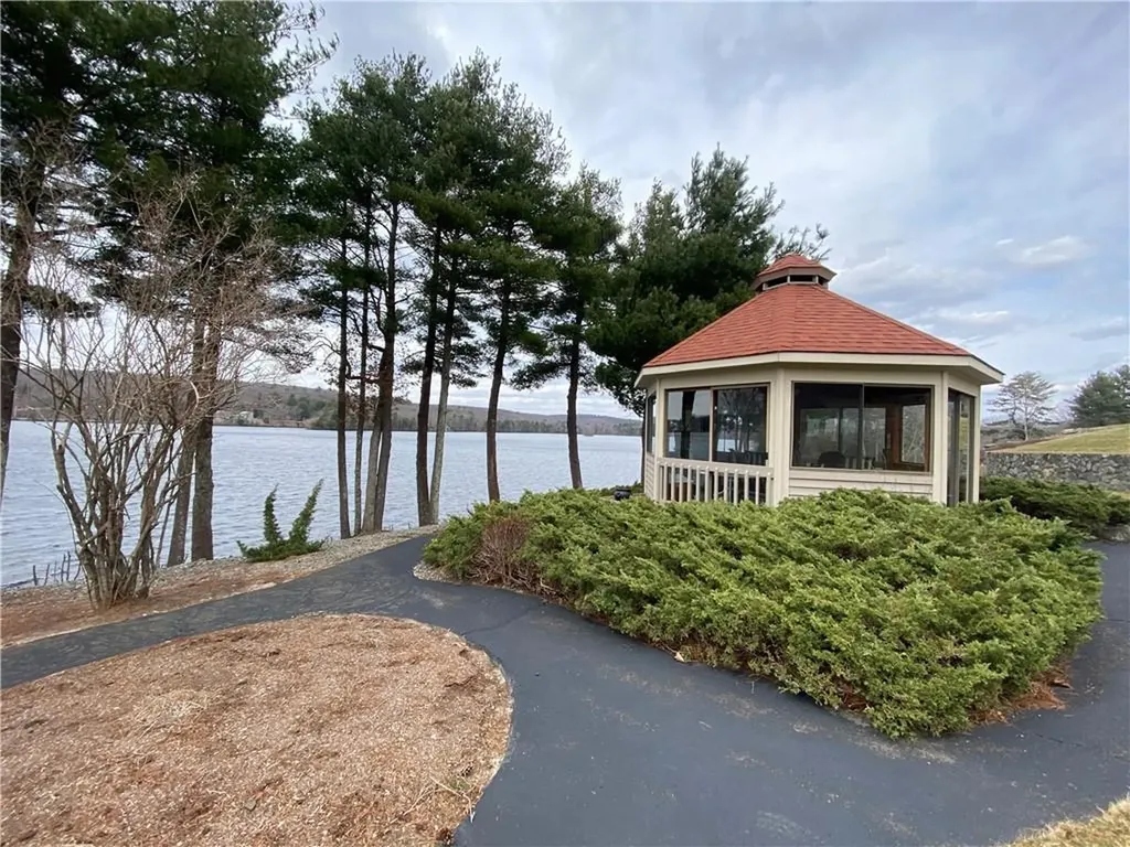 9 Shadow Brook Lane Smithfield RI 02917